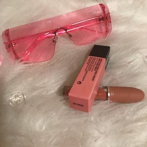 Lustre Lip Gloss